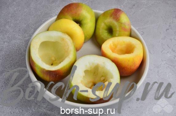 Яблоки, запеченные с ягодами и медом – фото приготовления рецепта, шаг 2