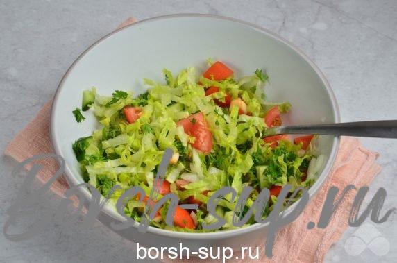 Деревенский салат из пекинской капусты – фото приготовления рецепта, шаг 2