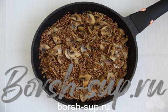 Гречка с грибами в горшочках – фото приготовления рецепта, шаг 3