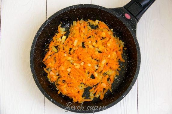 Мясной суп с клецками – фото приготовления рецепта, шаг 4 Мясной суп с клецками – фото приготовления рецепта, шаг 4
