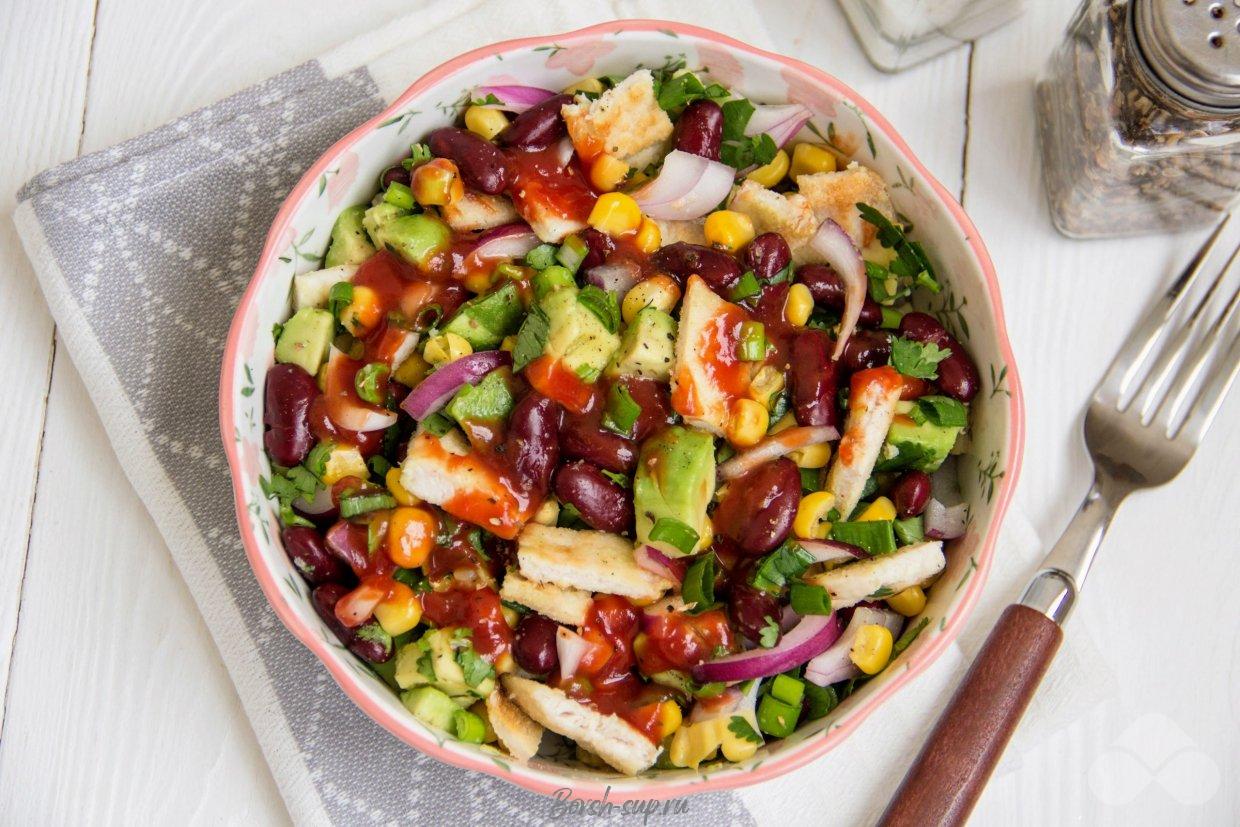 Салат с курицей, красной фасолью и кукурузой – фото приготовления рецепта, шаг 5 Салат с курицей, красной фасолью и кукурузой – фото приготовления рецепта, шаг 5